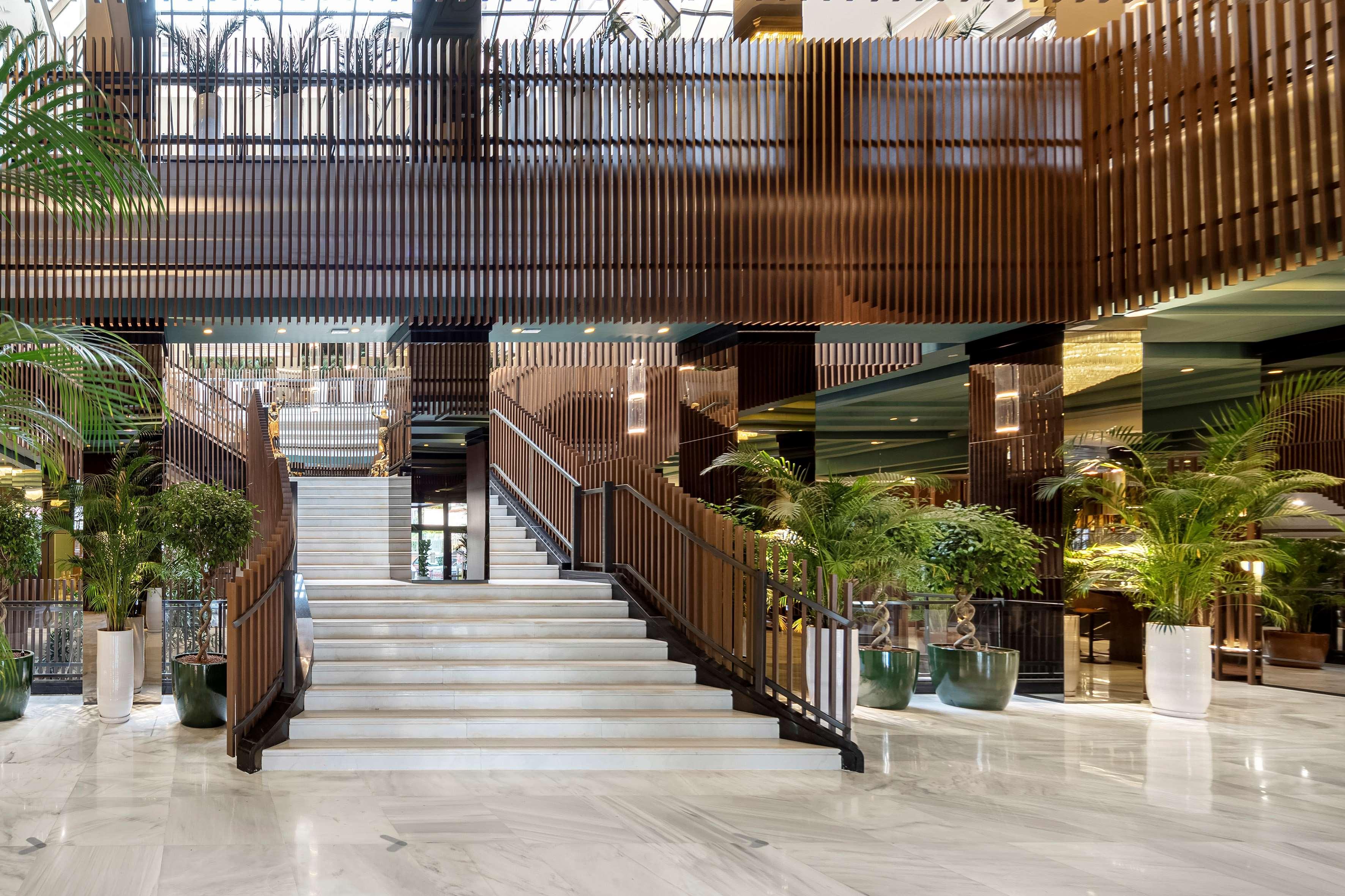 Melia Milano Hotel Luaran gambar The lobby of the hotel